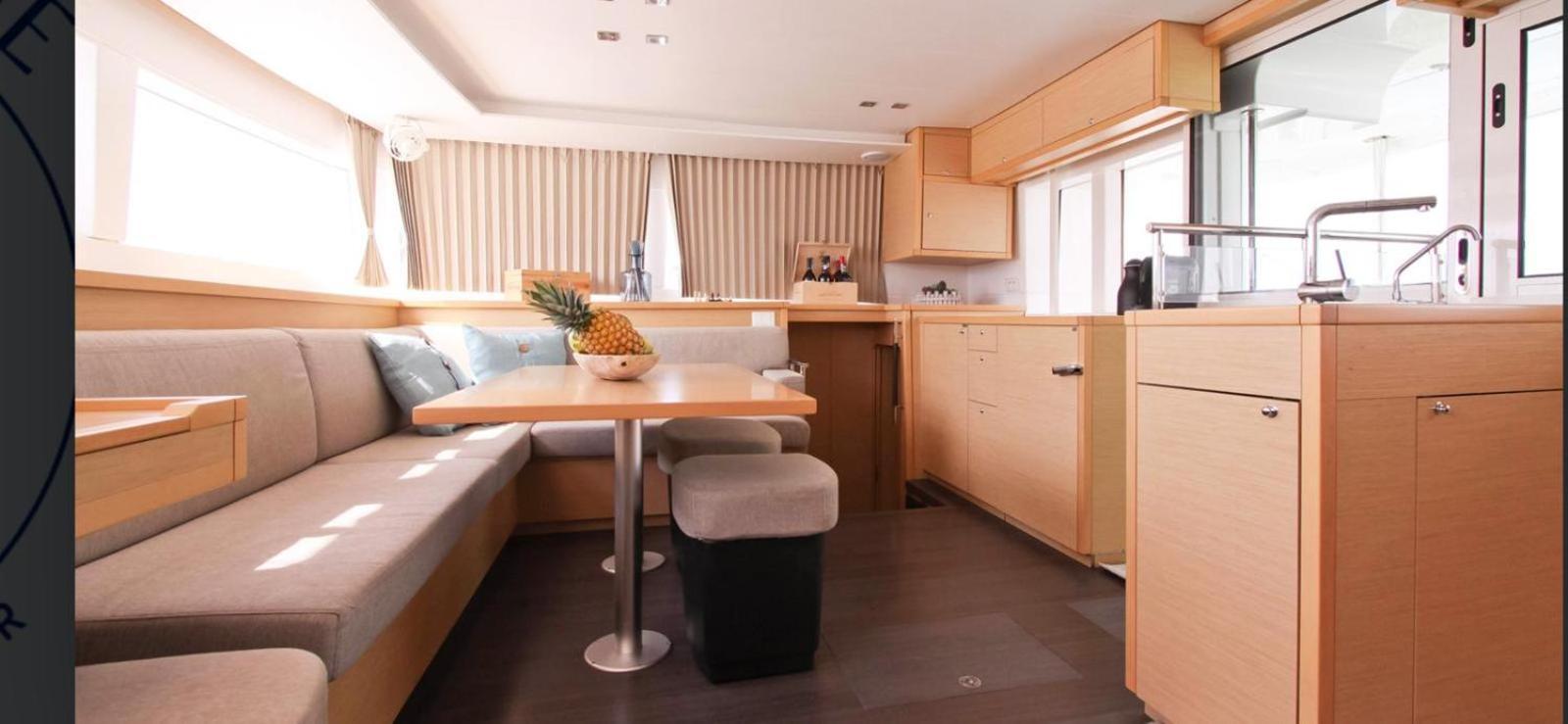 Catamarano Nemo45 Botel Napoli