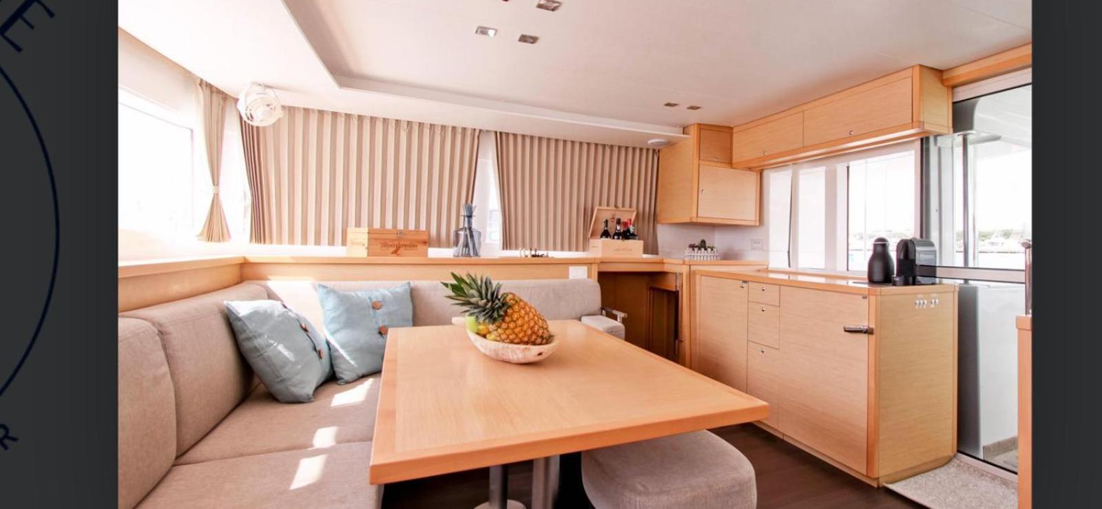 Botel Catamarano Nemo45 Napoli
