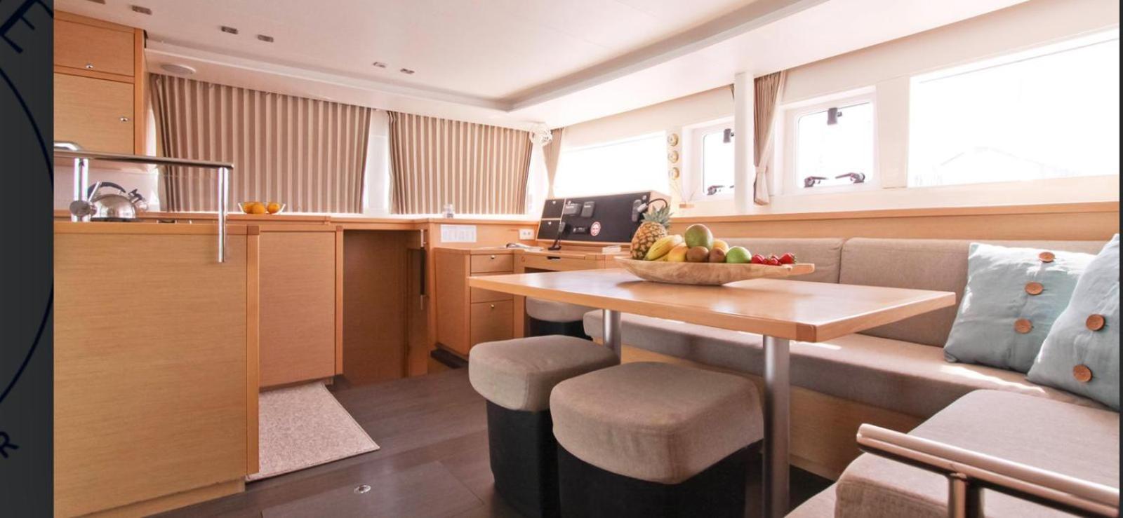 Botel Catamarano Nemo45 Napoli